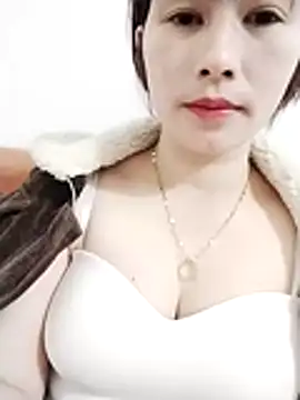 Swan-white123 online show from January 6, 4:43 pm