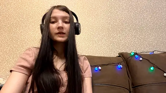 AurorAurora online show from December 18, 8:20 am