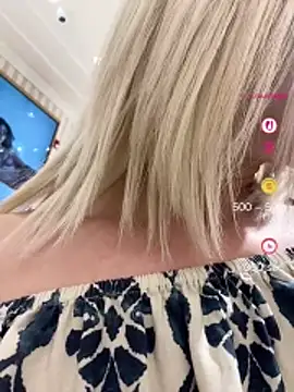 HOTLadyluna online show from April 25, 1:41 pm