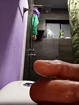 Snapshot of charlyver36 chatting on November 12, 2:34 am charlyver36 online show from November 12, 2:34 am