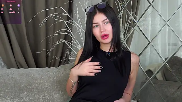 CoreenYorton online show from February 7, 1:09 am