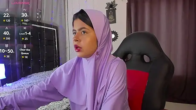 Snapshot of NaylaAbadi chatting on November 18, 12:31 pm NaylaAbadi online show from November 18, 12:31 pm