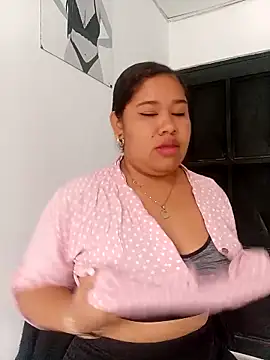 Snapshot of Sarahy- chatting on November 11, 12:16 pm Sarahy- online show from November 11, 12:16 pm