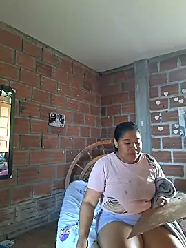 Snapshot of Sarahy- chatting on May 6, 12:21 pm Sarahy- online show from May 6, 12:21 pm