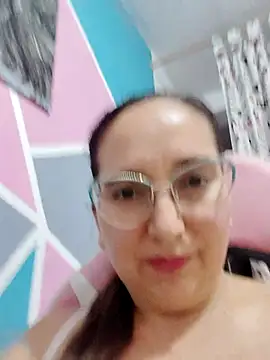 Snapshot of LaLey2702 chatting on November 30, 2:48 am LaLey2702 online show from November 30, 2:48 am