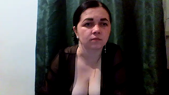 Vitalina282128 online show from May 1, 9:41 pm