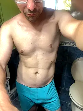 Snapshot of JuanchiSxL chatting on November 10, 5:56 pm JuanchiSxL online show from November 10, 5:56 pm