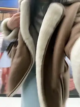 Snapshot of luvvmill chatting on November 12, 7:31 am luvvmill online show from November 12, 7:31 am