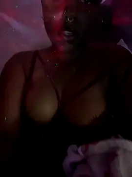 Snapshot of TheFuckFairy chatting on November 21, 4:22 am TheFuckFairy online show from November 21, 4:22 am