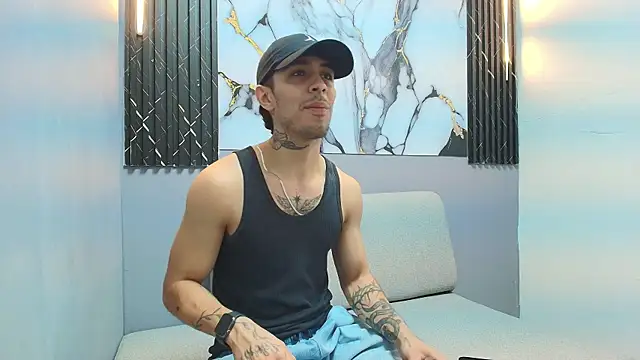 Snapshot of Aethon_noir chatting on November 13, 8:19 pm Aethon noir online show from November 13, 8:19 pm