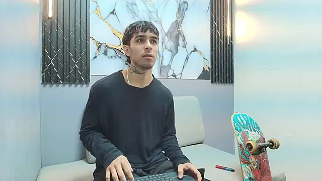 Snapshot of Aethon_noir chatting on November 14, 1:10 pm Aethon noir online show from November 14, 1:10 pm