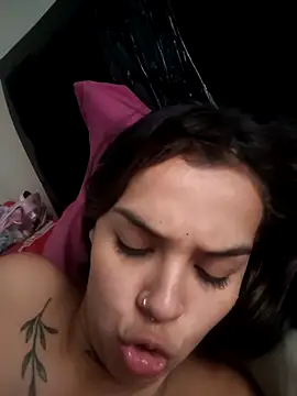 Snapshot of top_latina_milk chatting on November 10, 8:19 pm top latina milk online show from November 10, 8:19 pm