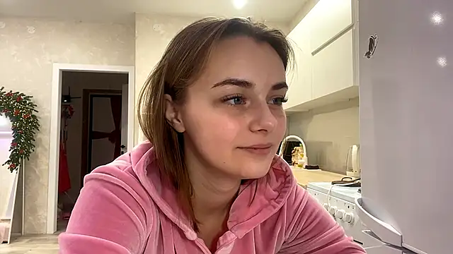 GeralynChiszar online show from December 18, 4:40 am