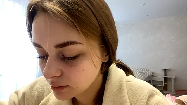 GeralynChiszar online show from March 13, 9:05 am