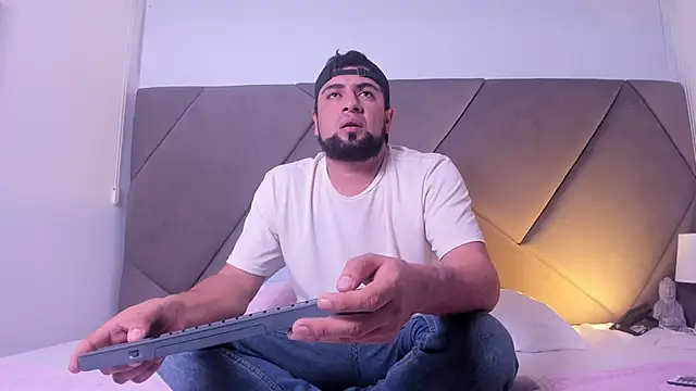 Snapshot of lukas_ad chatting on November 10, 8:30 pm lukas ad online show from November 10, 8:30 pm