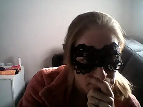 Snapshot of MelleEloa chatting on November 24, 9:31 am MelleEloa online show from November 24, 9:31 am