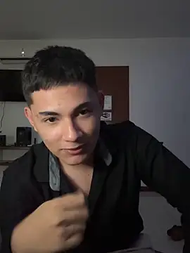 Snapshot of Santiagooo1233 chatting on March 1, 4:14 am Santiagooo1233 online show from March 1, 4:14 am