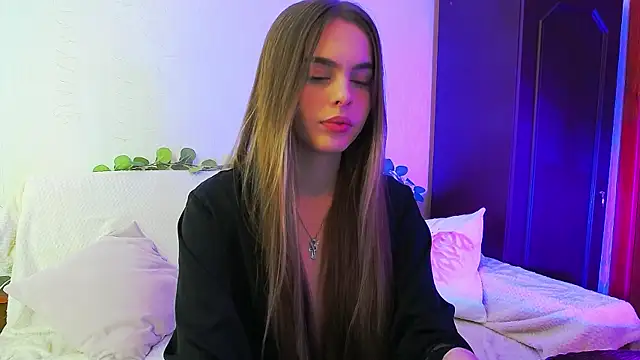 Snapshot of AlicaLOVEalisa777 chatting on December 20, 12:23 pm AlicaLOVEalisa777 online show from December 20, 12:23 pm