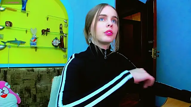 Snapshot of AlicaLOVEalisa777 chatting on April 14, 6:25 pm AlicaLOVEalisa777 online show from April 14, 6:25 pm