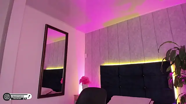 marysofff online show from January 10, 12:01 am