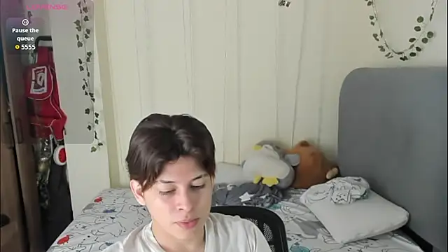 Felix kitty online show from March 15, 7:09 pm