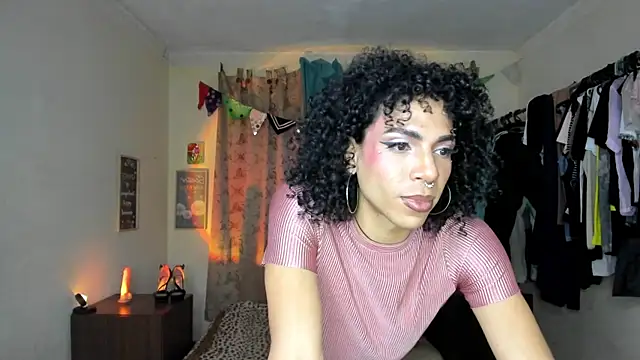 Angel White25 online show from June 18, 2:45 am