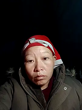 girl-hot2x online show from December 19, 7:32 pm