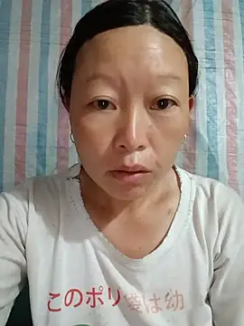 Snapshot of girl-hot2x chatting on July 5, 7:10 pm girl-hot2x online show from July 5, 7:10 pm