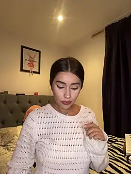 Snapshot of lauren_clauz chatting on February 9, 11:42 pm lauren clauz online show from February 9, 11:42 pm