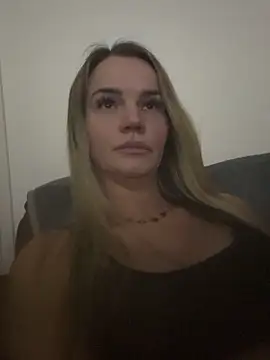 Snapshot of Cutebrowneyes_ chatting on March 31, 9:15 pm Cutebrowneyes online show from March 31, 9:15 pm