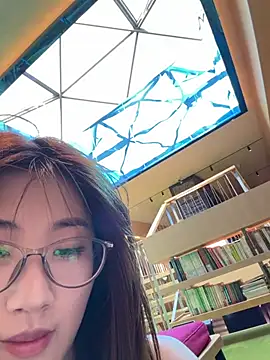 Snapshot of GG-BONG1 chatting on May 9, 8:19 am GG-BONG1 online show from May 9, 8:19 am