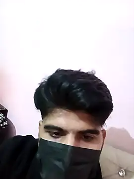 Snapshot of hotyyyyjonny chatting on December 13, 7:53 pm hotyyyyjonny online show from December 13, 7:53 pm