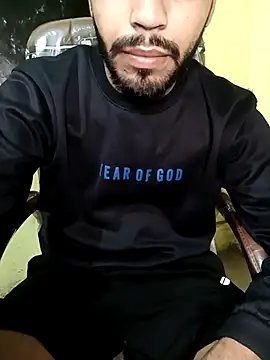 Snapshot of hotyyyyjonny chatting on February 19, 2:18 am hotyyyyjonny online show from February 19, 2:18 am