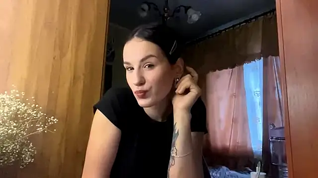 Snapshot of AliciaCapehart chatting on November 24, 6:13 am AliciaCapehart online show from November 24, 6:13 am