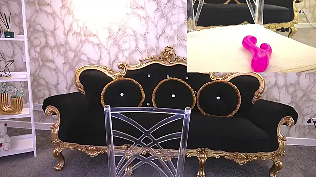 Snapshot of LadyChanelll chatting on July 28, 4:39 pm LadyChanelll online show from July 28, 4:39 pm