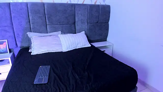 Snapshot of Atenea_Velle chatting on May 14, 3:35 am Atenea Velle online show from May 14, 3:35 am
