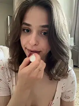 yoyogirlx online show from May 28, 11:18 am