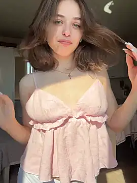yoyogirlx online show from July 21, 2:36 am