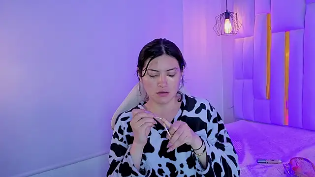 Brandy collinss online show from February 7, 11:58 am