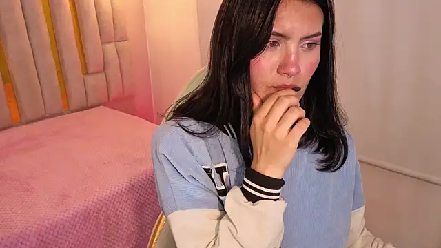Brandy collinss online show from April 27, 1:58 am