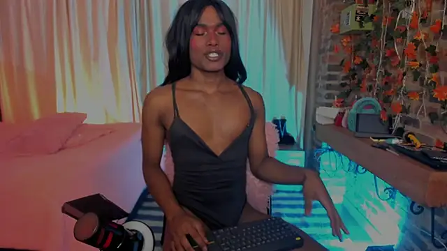 LaGoldenBitch online show from February 10, 10:41 am