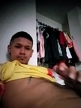 Snapshot of Chris____Col chatting on November 19, 6:19 pm Chris Col online show from November 19, 6:19 pm