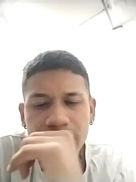 Snapshot of Chris____Col chatting on December 20, 4:41 am Chris Col online show from December 20, 4:41 am