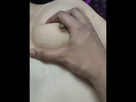 Snapshot of Desire_Lu chatting on November 15, 7:10 pm Desire Lu online show from November 15, 7:10 pm