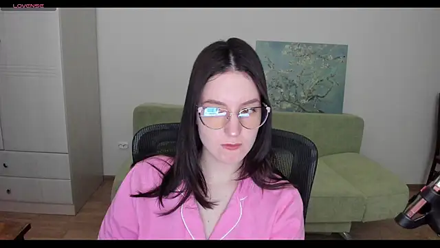 Snapshot of v_crizis324 chatting on May 17, 1:07 pm v crizis324 online show from May 17, 1:07 pm