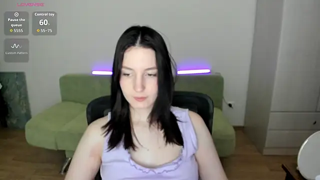 Snapshot of v_crizis324 chatting on May 24, 12:43 pm v crizis324 online show from May 24, 12:43 pm