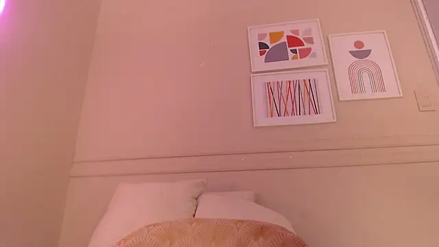 electra a online show from January 18, 11:47 am