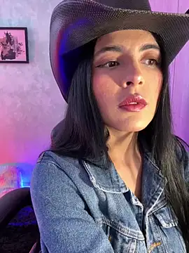 Snapshot of Cristal_Cerati_ chatting on November 14, 5:33 pm Cristal Cerati online show from November 14, 5:33 pm