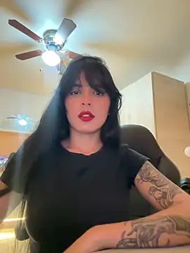 Snapshot of Cristal_Cerati_ chatting on April 16, 1:50 am Cristal Cerati online show from April 16, 1:50 am
