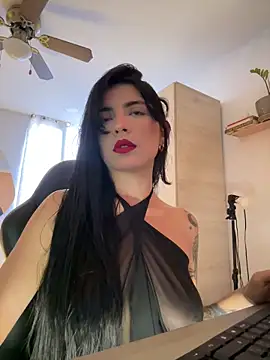 Snapshot of Cristal_Cerati_ chatting on May 20, 9:21 pm Cristal Cerati online show from May 20, 9:21 pm